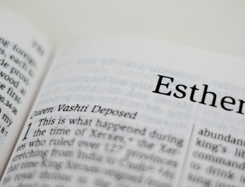 Ester 2:5 – Quem foi Mardoqueu na Bíblia? Sua luta pela justiça e a salvação do povo judeu